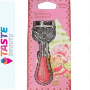Taste Beauty X Strawberry Shortcake Eyelash Curler